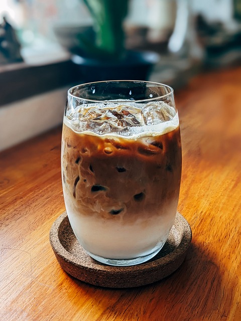 How to make iced coffee with instant coffee?