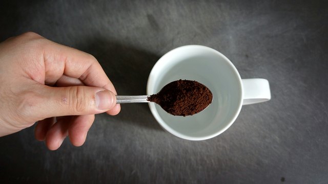 How much instant coffee per cup?